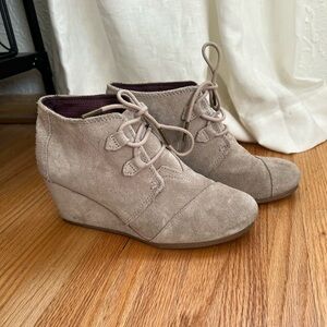 Toms Kala Tan Suede Booties Size 9